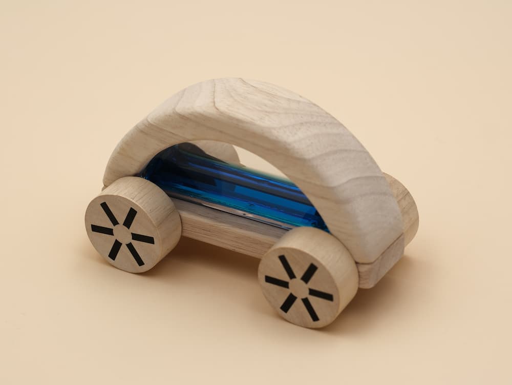 Voiture sensorielle (couleur aléatoire)