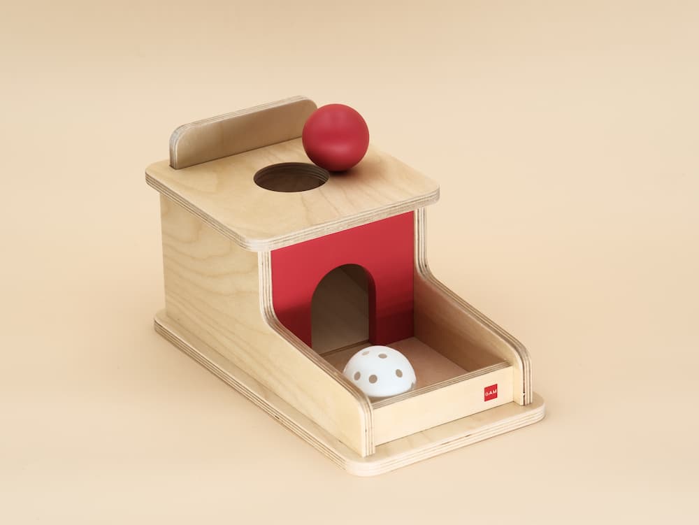 Boîte de permanence d'objet avec plateau