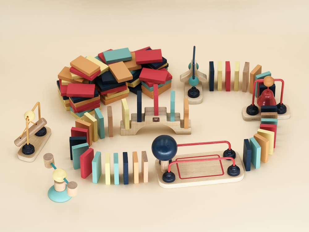 Dominos à réaction