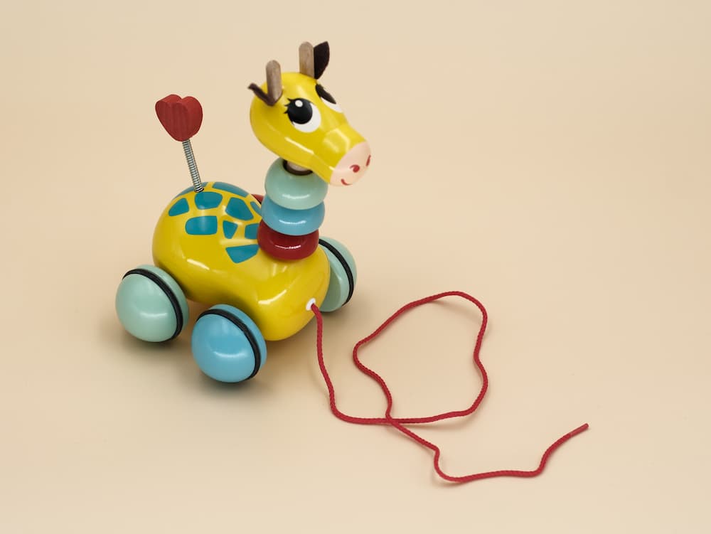 Girafe à tirer en bois