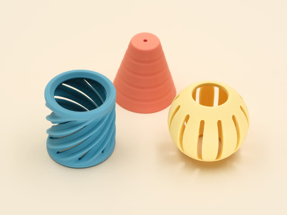 Trio de formes flexibles à explorer